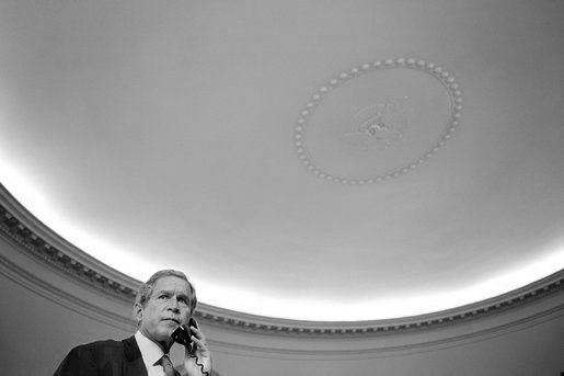 President_Bush_Oval_Office_ceiling_free_to_use